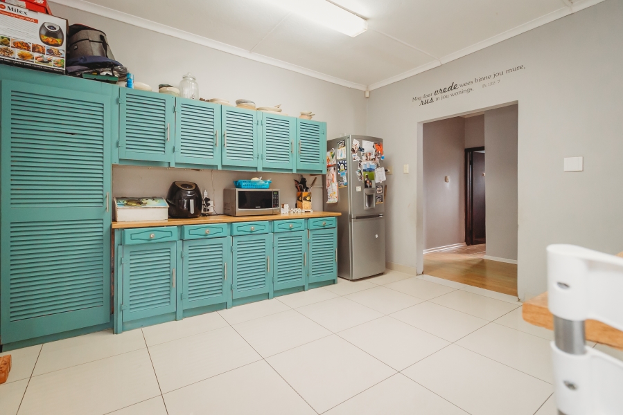 4 Bedroom Property for Sale in Bodorp Western Cape